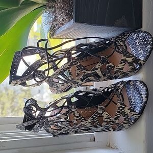 NWT Women's dolce Vita HELENA Black and White Snake Leather Shoes-Size 6.5